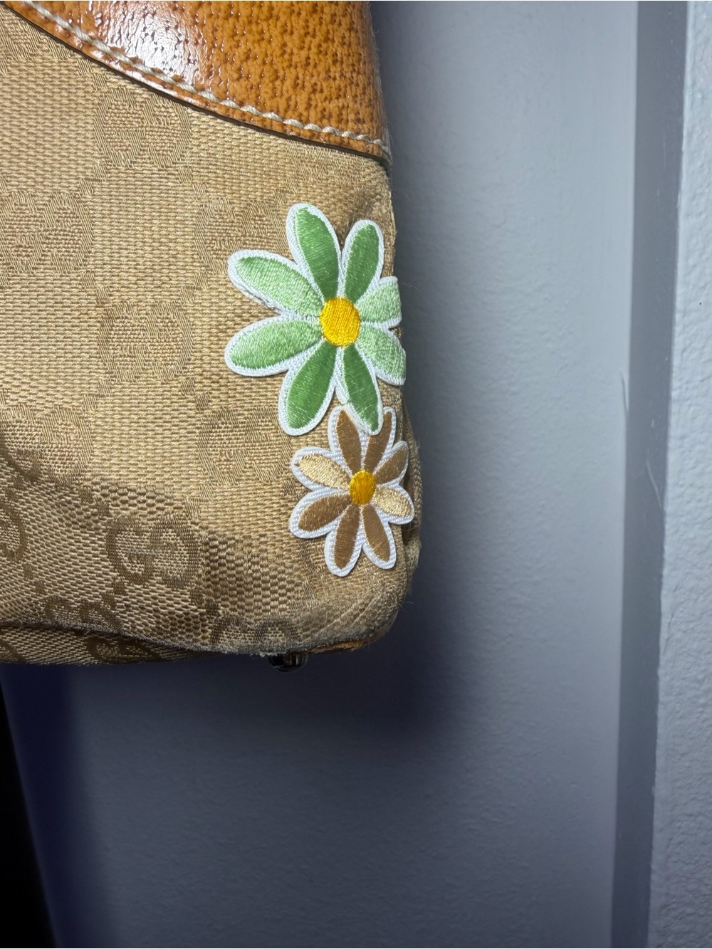 Gucci Beige Brown GG Canvas with aftermarket Floral Appliqué Shoulder Bag w COA - Picture 3 of 16
